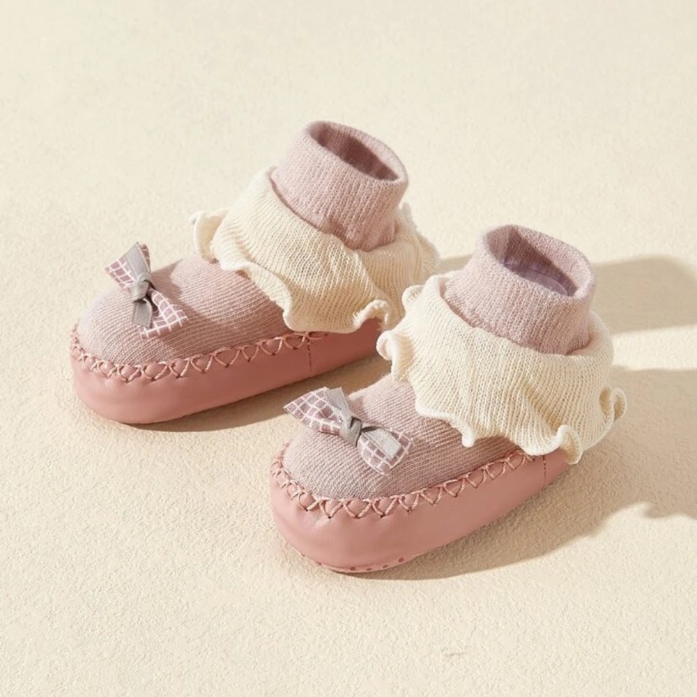 Adorable boho baby girl walker shoes /slipper grip bottoms 0-6 months